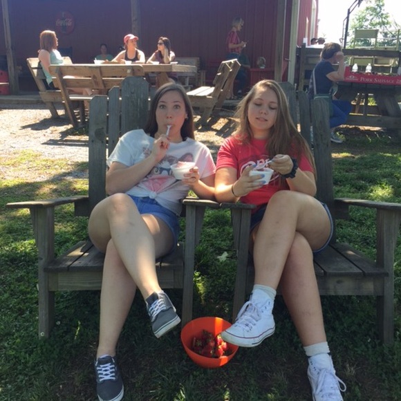 Meet your Posher, Kinsey - Picture 2 of 8